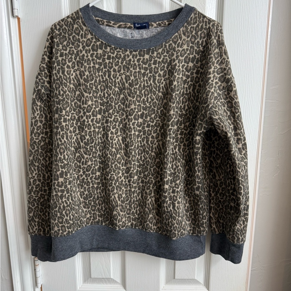 Splendid Leopard Print Women's Crewneck Top